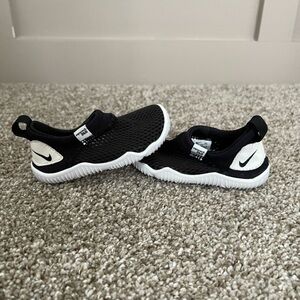 Toddler water shoes